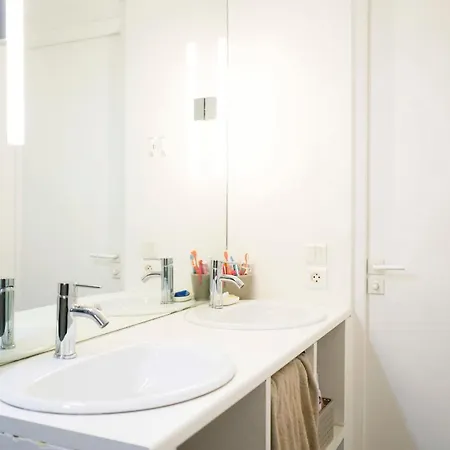 Apartment Spacious Family Nest Near Belleville Paris